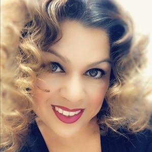 Meet your Posher, Angelica